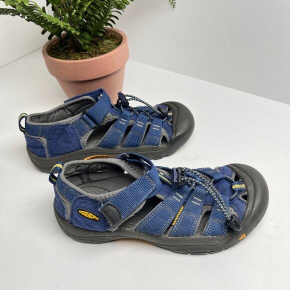Keen Newport H2 Sandals Big Kid Size US 3 EU 35 waterproof Easy Bungee Velcro - Picture 5 of 12